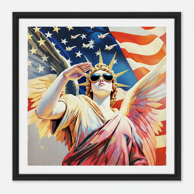 Freiheitsstatue salutiert mit amerikanischer Flagge